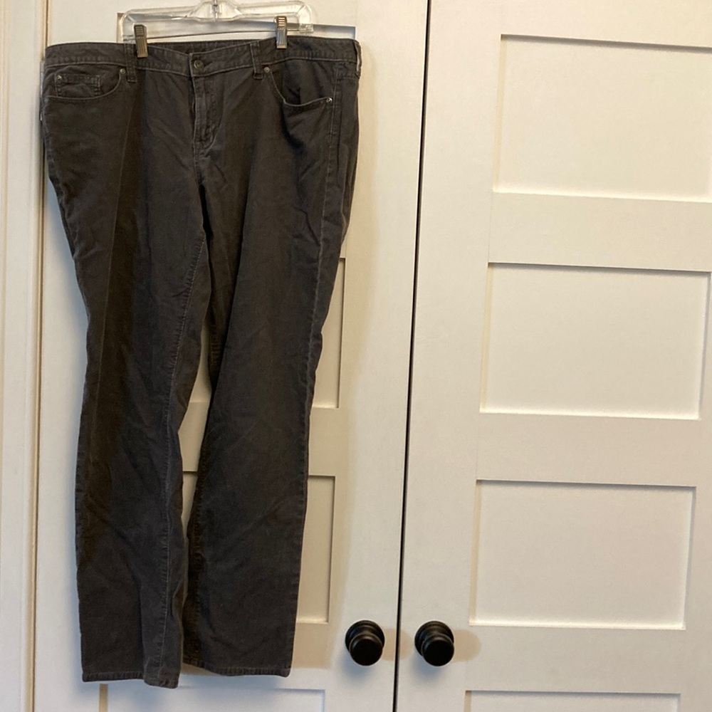 GAP gray premium skinny corduroys in EUC